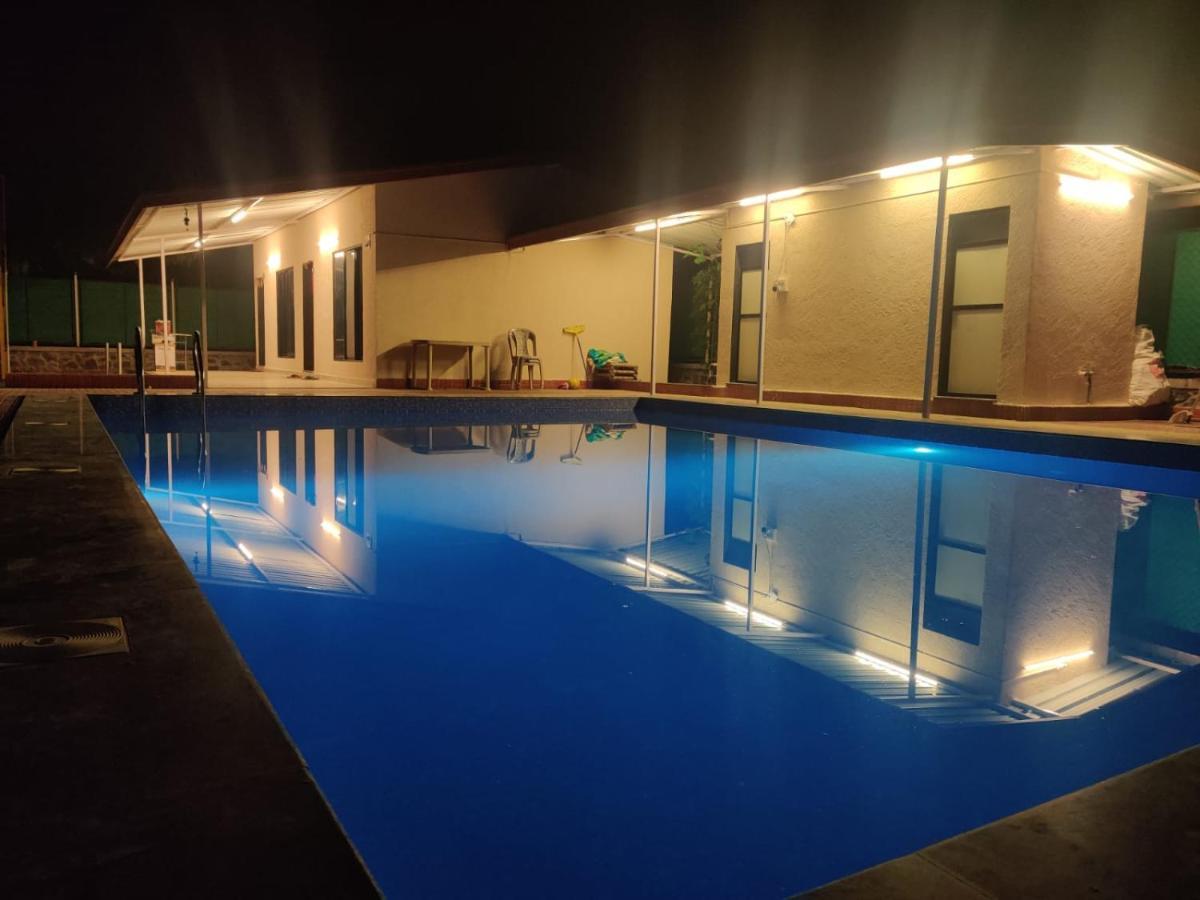 Twinkle Villa 4Bhk Karjat Exteriör bild